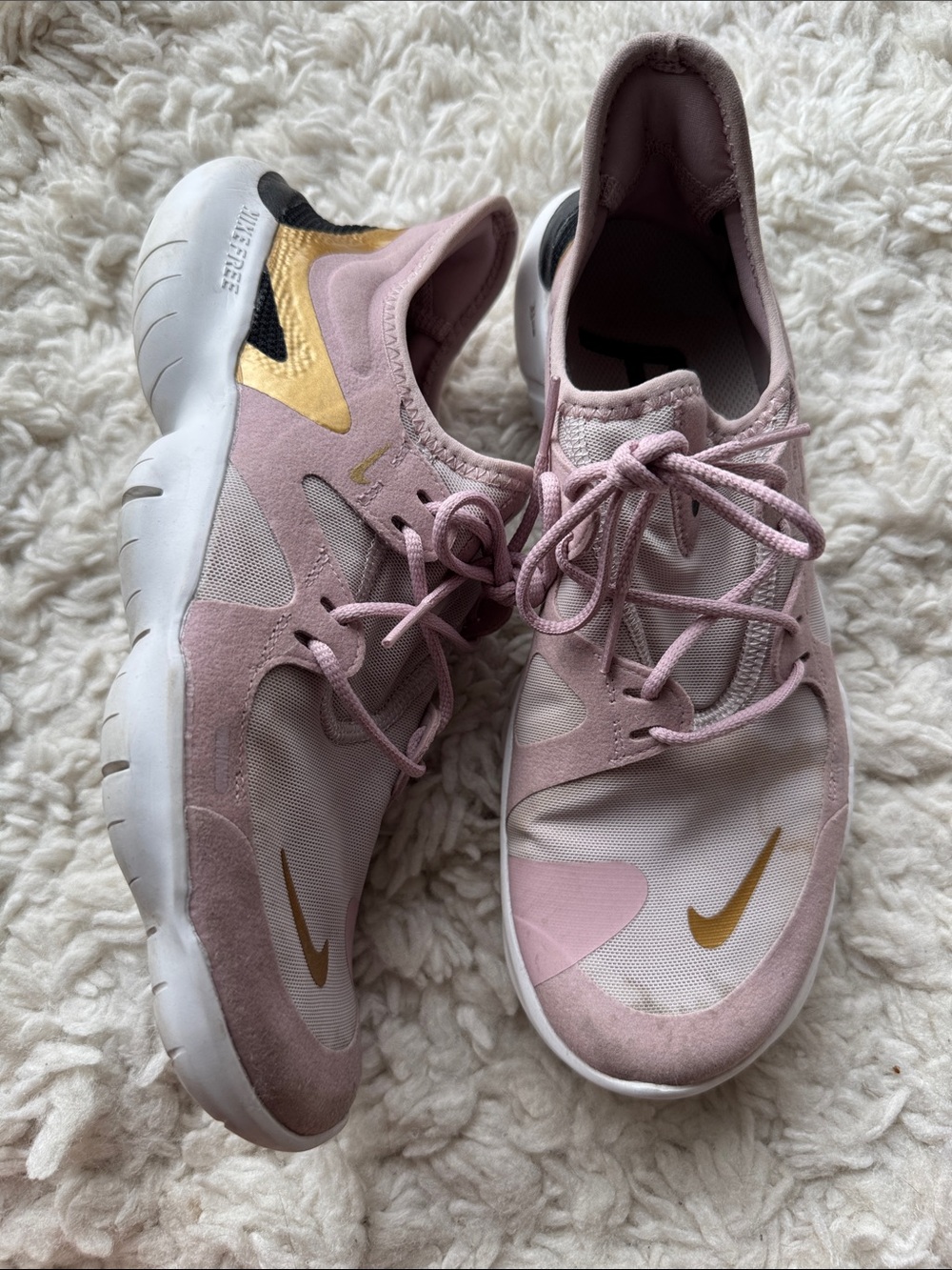 Nike Free Runs‎